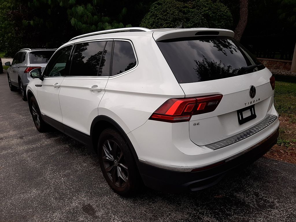 2022 Volkswagen Tiguan SE photo 4