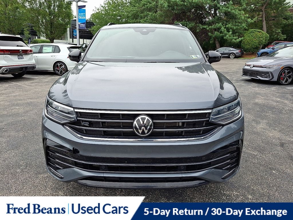 Used 2022 Volkswagen Tiguan SE R-LINE BLACK with VIN 3VV8B7AXXNM149507 for sale in Devon, PA
