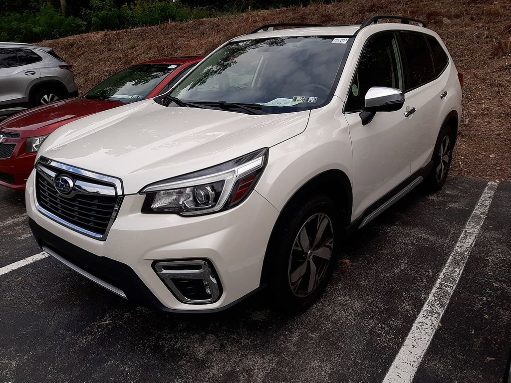 2019 Subaru Forester Touring photo 3