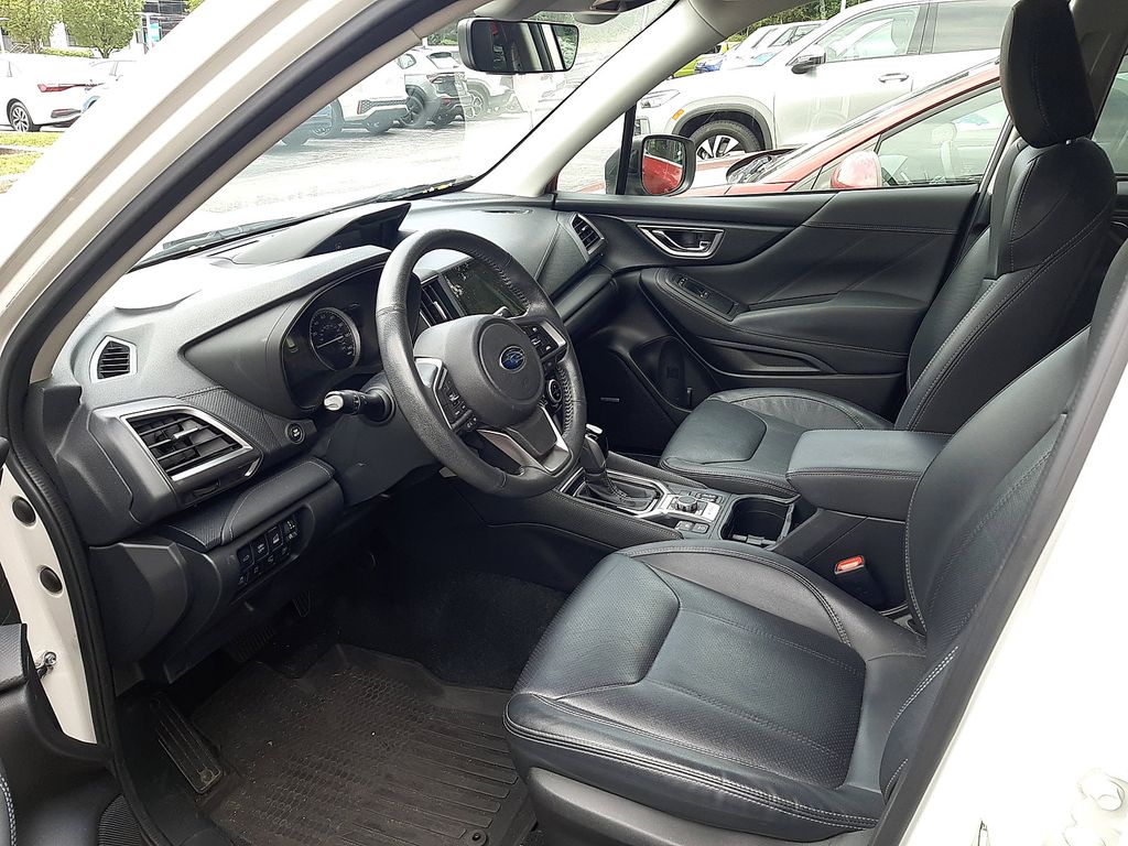 2019 Subaru Forester Touring photo 4