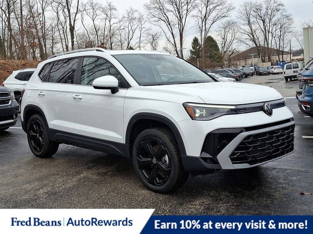 2025 Volkswagen Taos SEL's photo