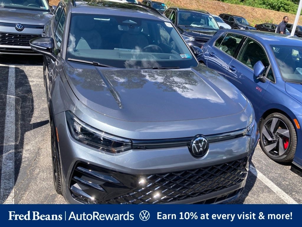 New 2026 Volkswagen Tiguan 2.0T SE R-Line Black SUV