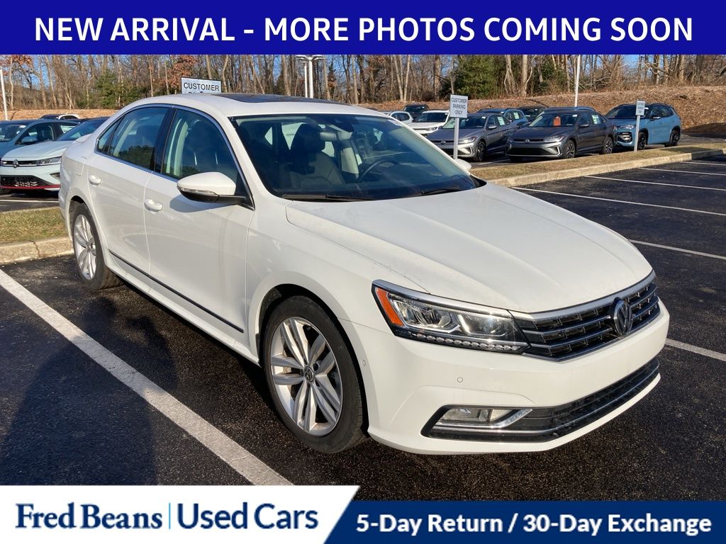 2018 Volkswagen Passat SEL Premium's photo