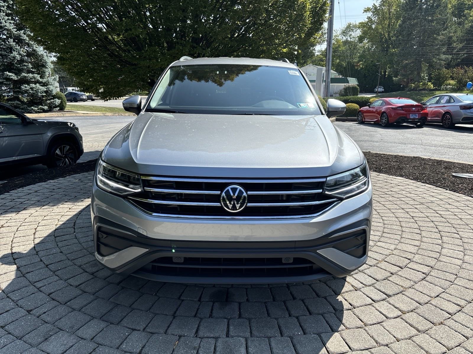 Certified 2024 Volkswagen Tiguan SE with VIN 3VV2B7AX0RM006030 for sale in Devon, PA