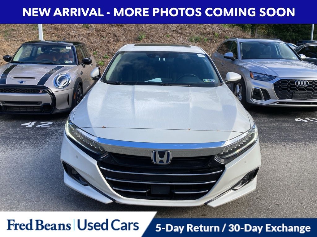 2022 Honda Accord Hybrid Touring photo 2