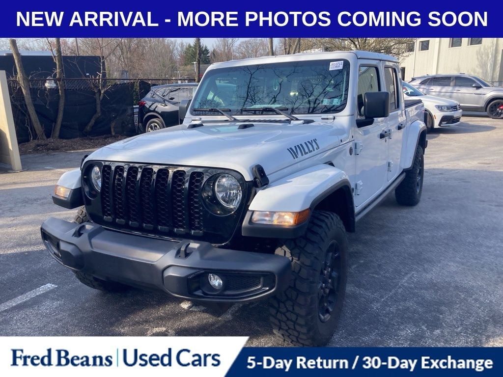 Used 2023 Jeep Gladiator Sport Truck Crew Cab