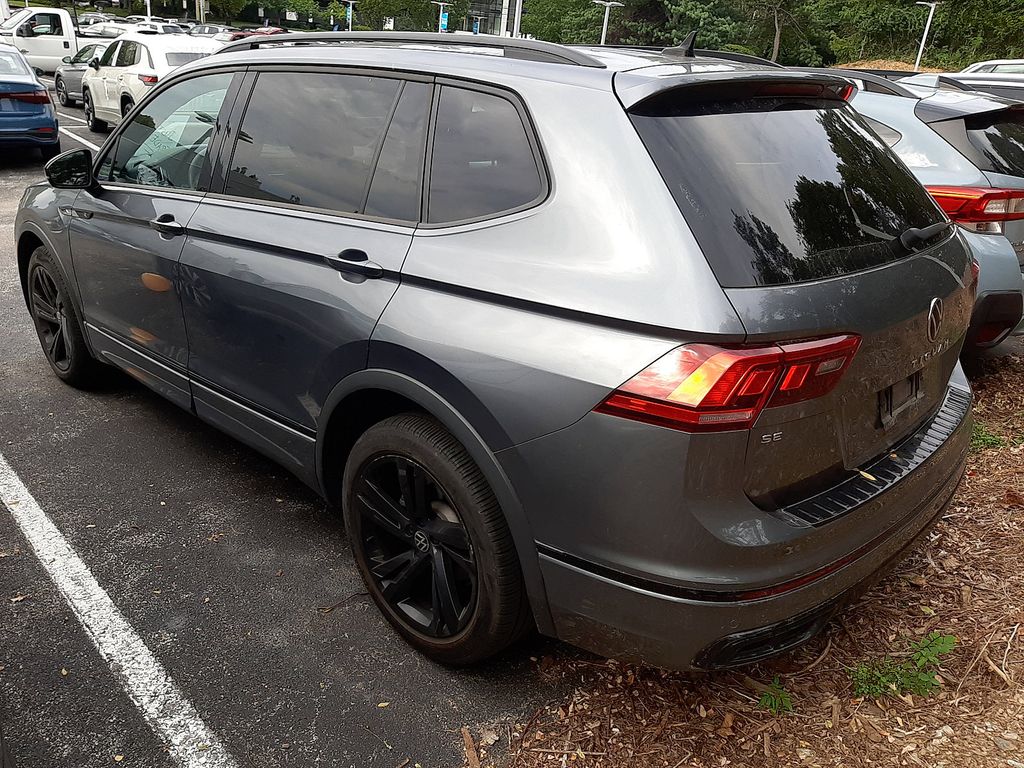2023 Volkswagen Tiguan SE R-Line Black photo 4