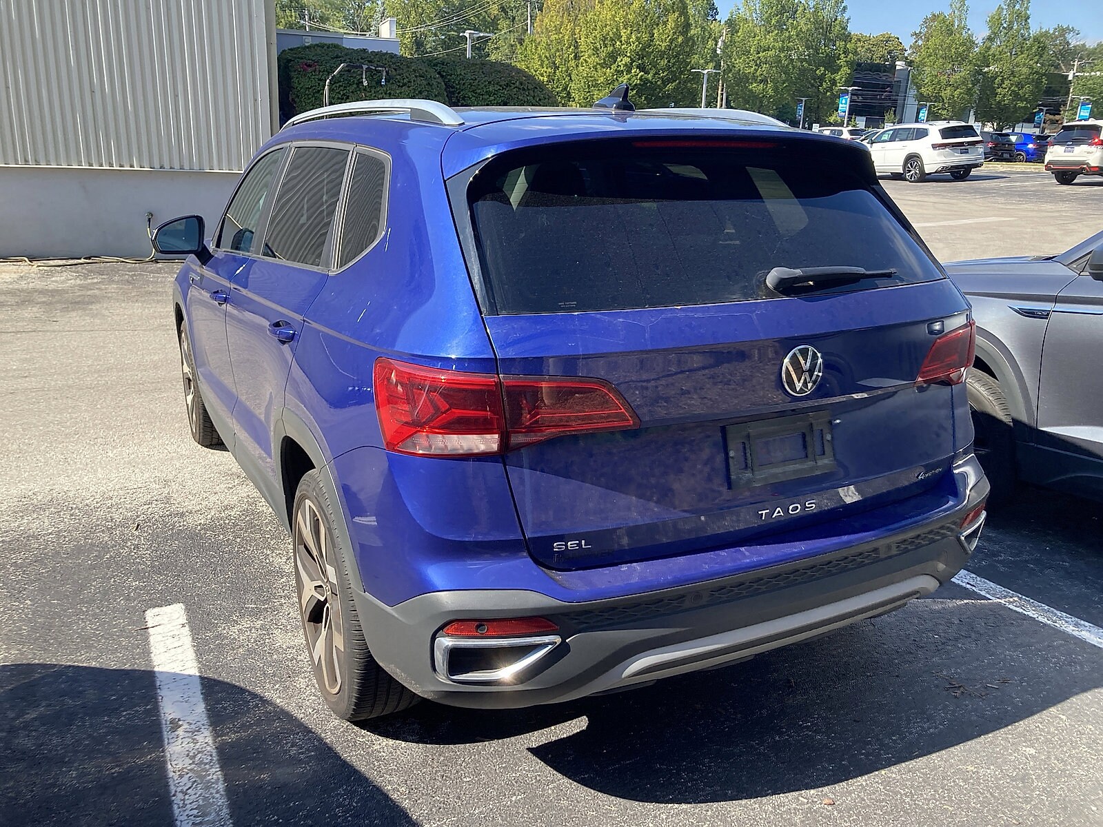 2022 Volkswagen Taos SEL photo 3