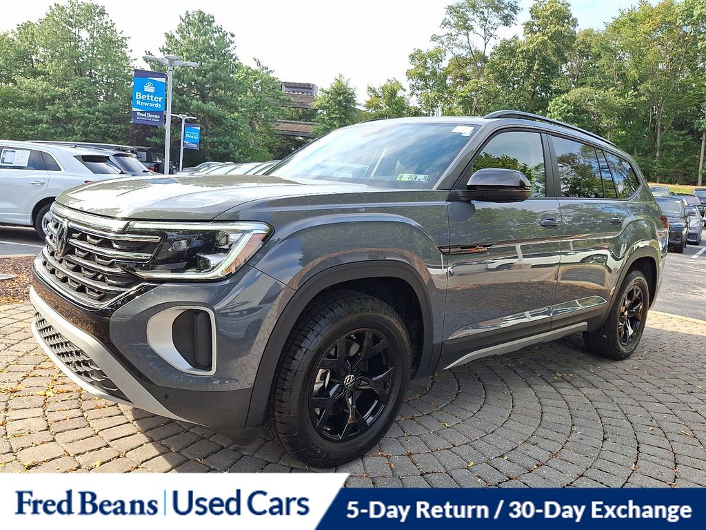 2025 Volkswagen Atlas Peak Edition SE photo 3