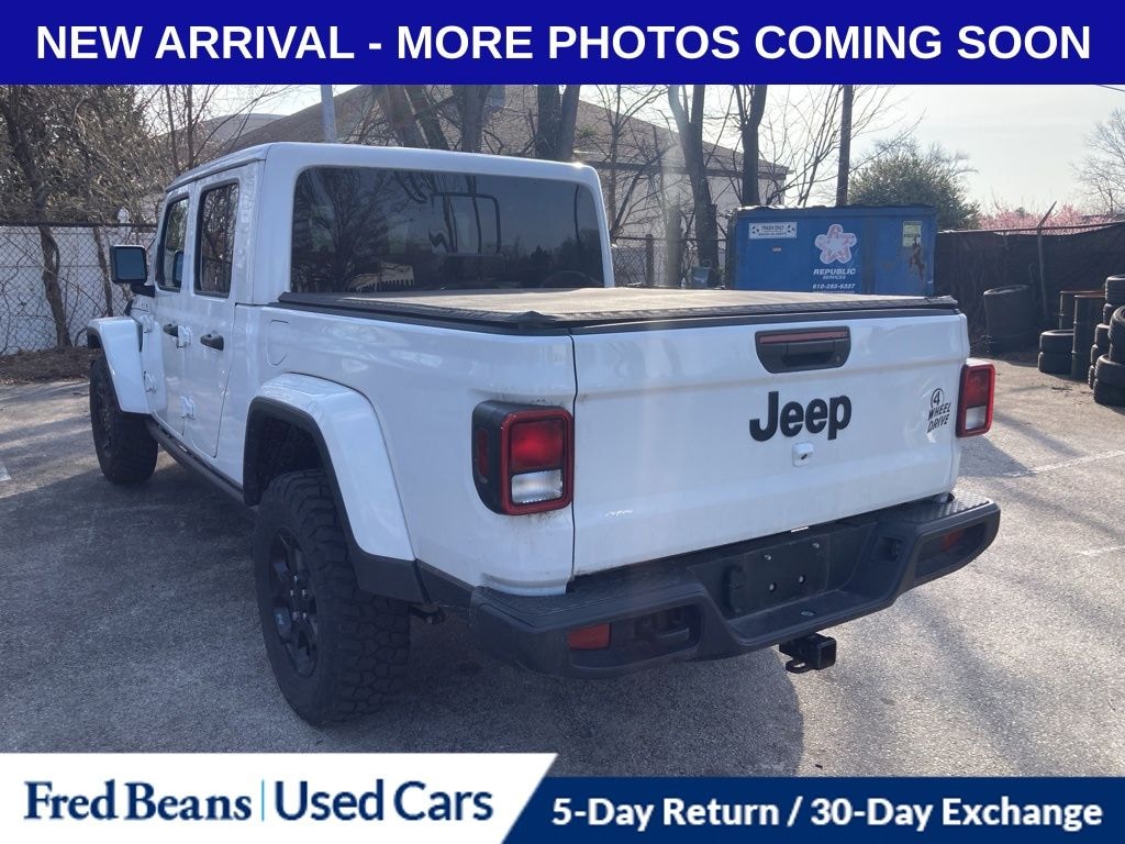 Used 2023 Jeep Gladiator Sport Truck Crew Cab
