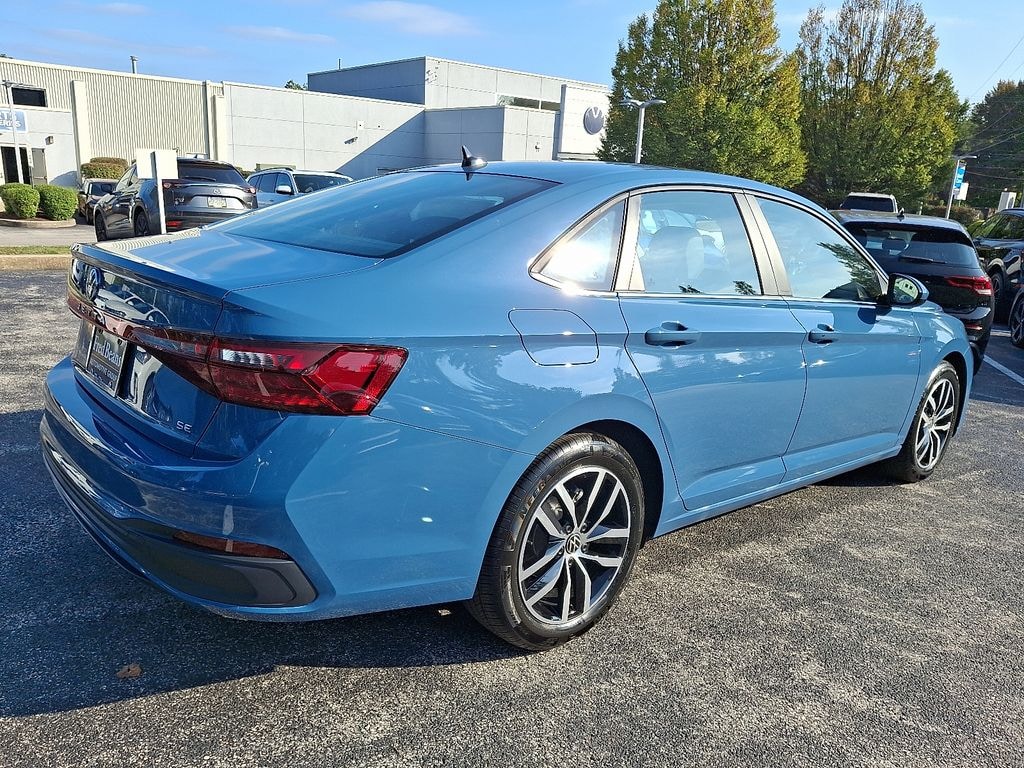 New 2025 Volkswagen Jetta 1.5T SE Sedan
