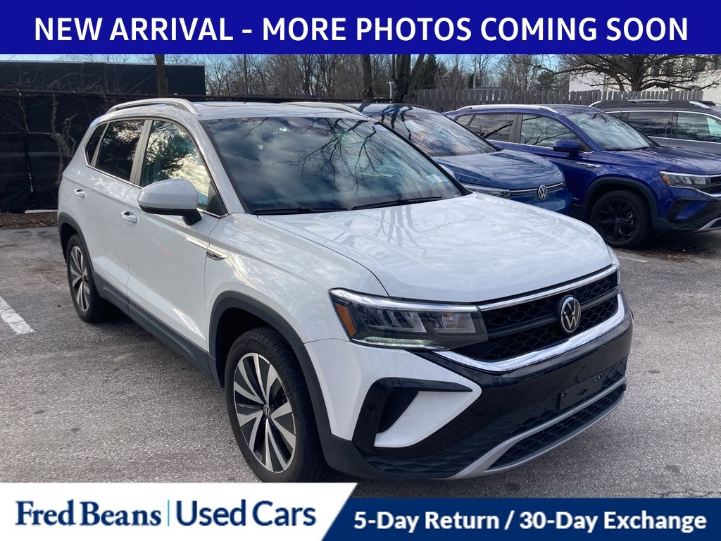 2022 Volkswagen Taos SE's photo