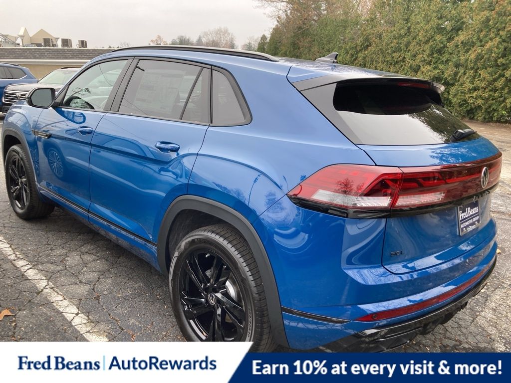 2026 Volkswagen Atlas Cross Sport SEL R-Line photo 4