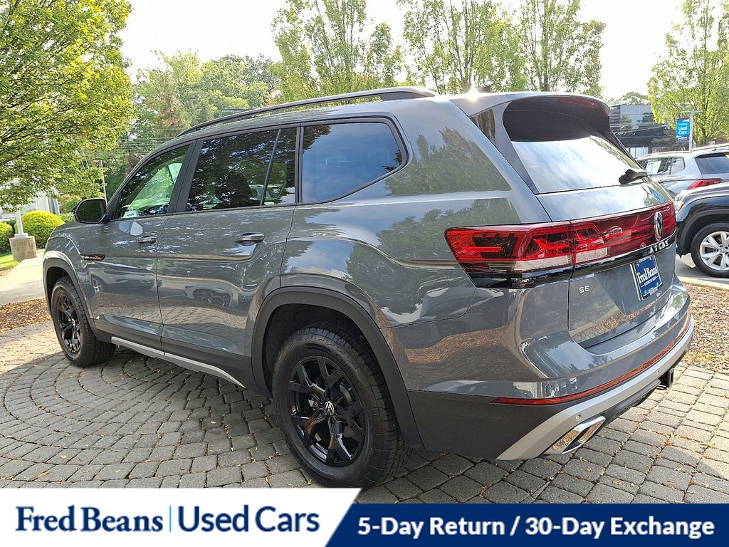 2025 Volkswagen Atlas Peak Edition SE photo 4