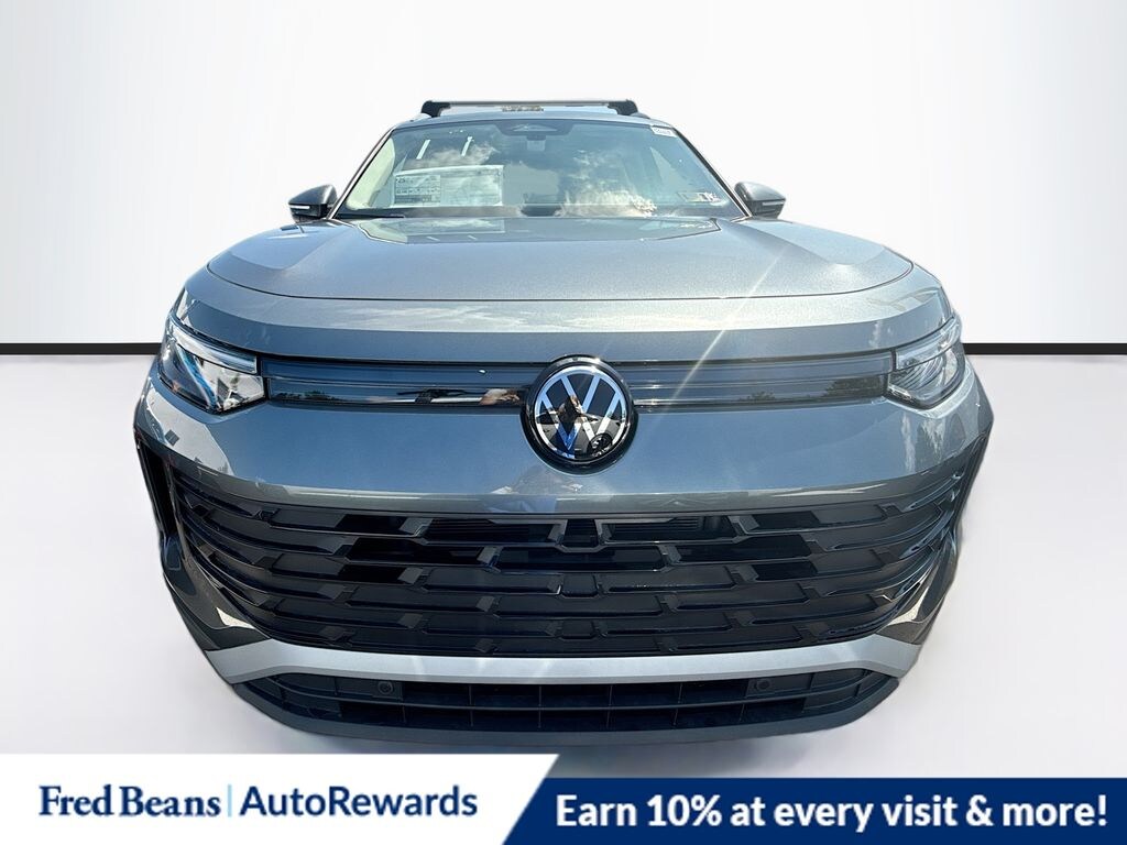 New 2025 Volkswagen Tiguan 2.0T SE SUV