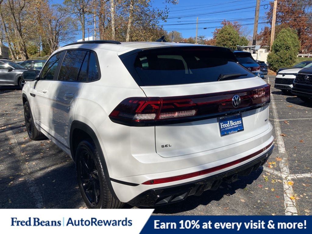 2026 Volkswagen Atlas Cross Sport SEL R-Line photo 4