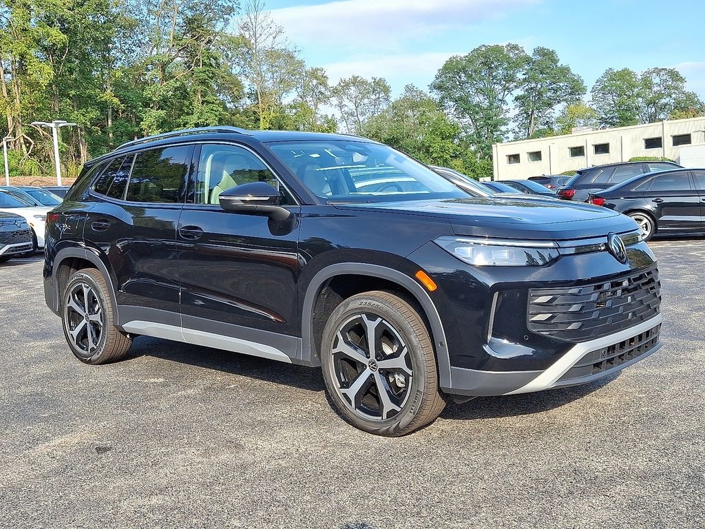 New 2025 Volkswagen Tiguan 2.0T SE SUV