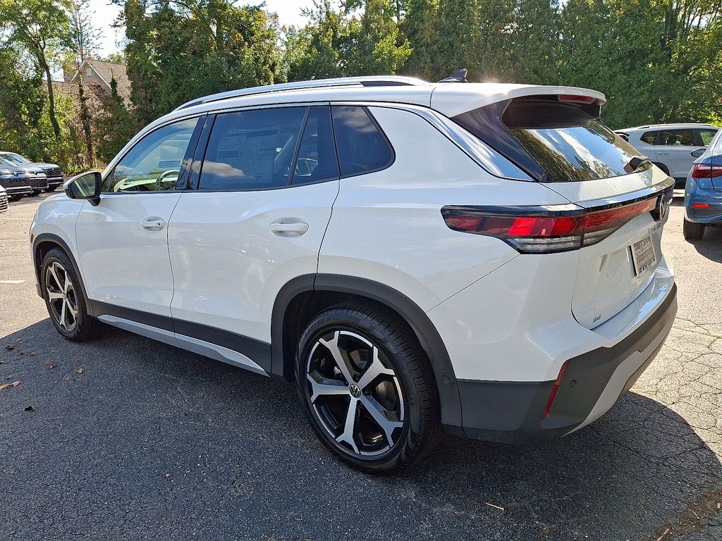 New 2025 Volkswagen Tiguan 2.0T SE SUV