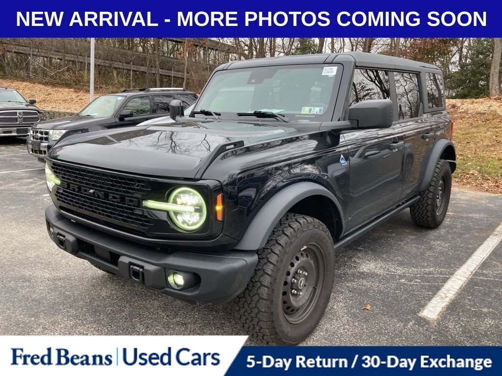 2023 Ford Bronco Black Diamond photo 3
