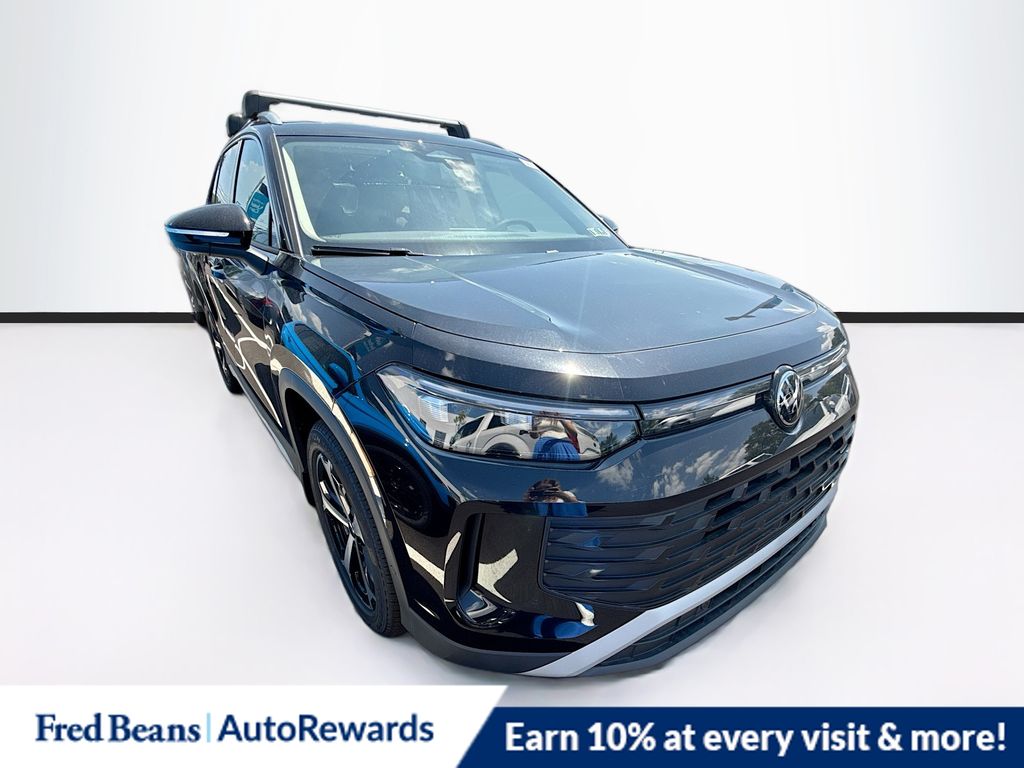 2025 Volkswagen Tiguan SE's photo