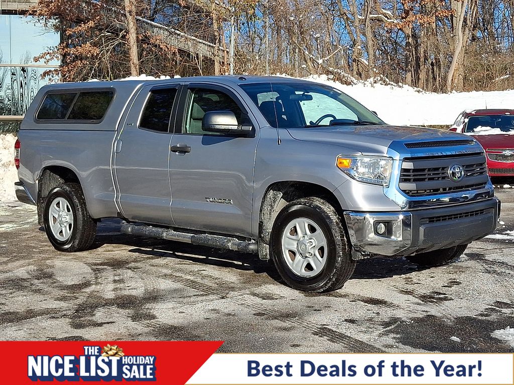 2015 Toyota Tundra SR's photo