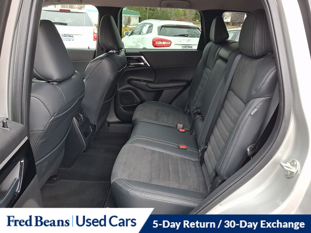 2022 Mitsubishi Outlander SE - Photo 10