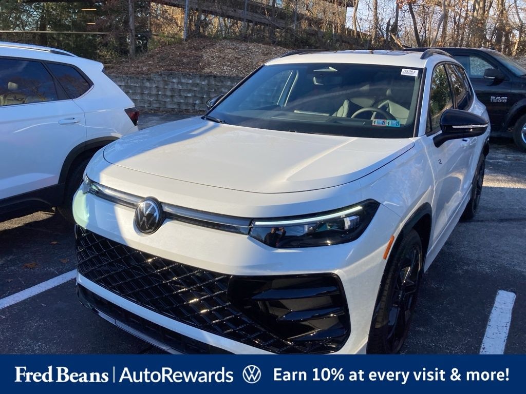 New 2026 Volkswagen Tiguan 2.0T SE R-Line Black SUV