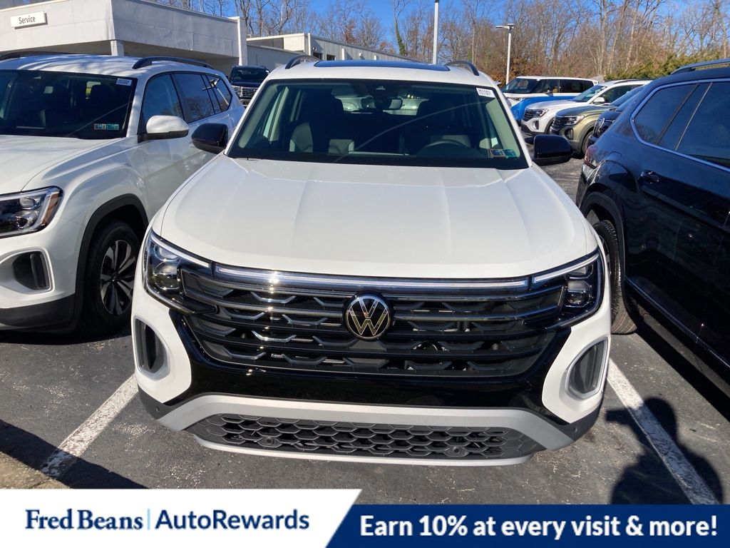 2026 Volkswagen Atlas Peak Edition SE photo 2