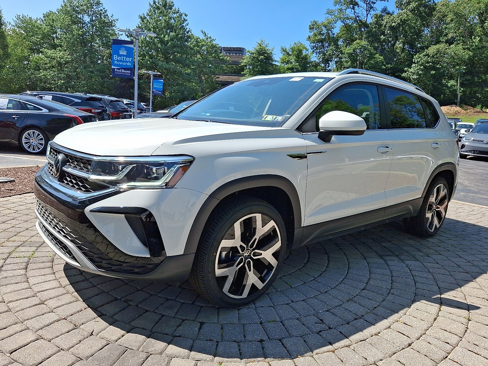 2022 Volkswagen Taos SEL photo 3
