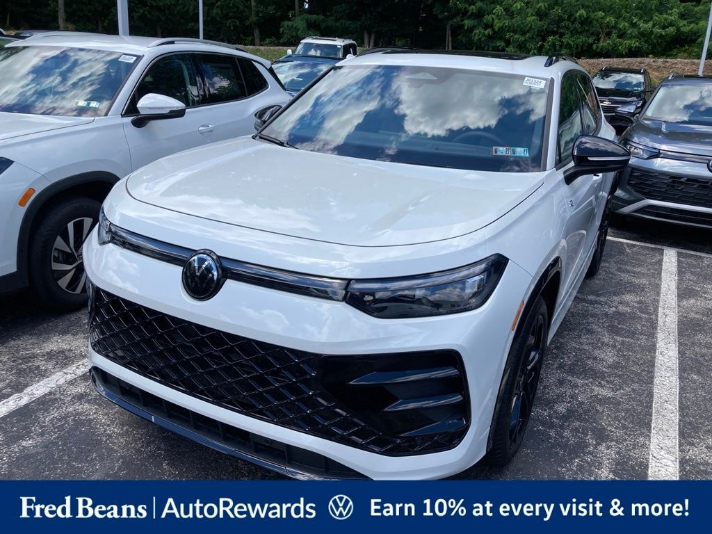 New 2026 Volkswagen Tiguan 2.0T SE R-Line Black SUV