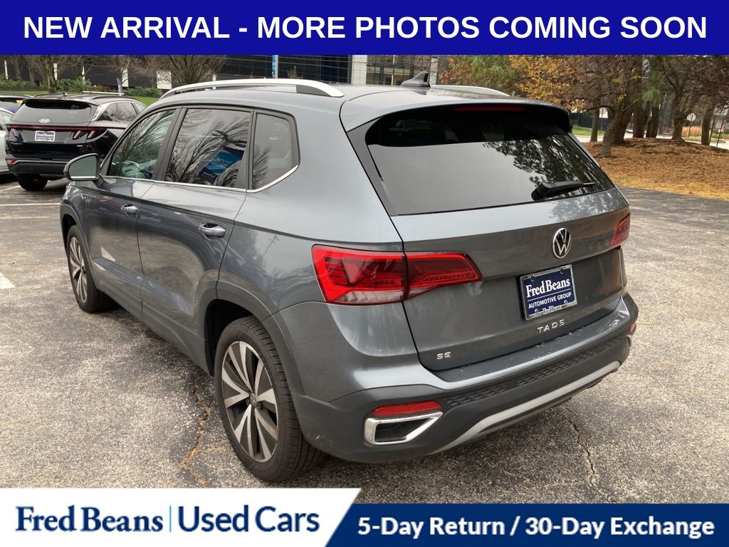 2024 Volkswagen Taos SE photo 4