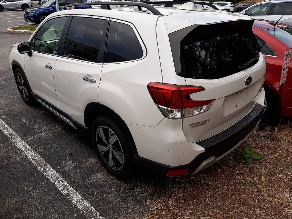 2019 Subaru Forester Touring photo 4
