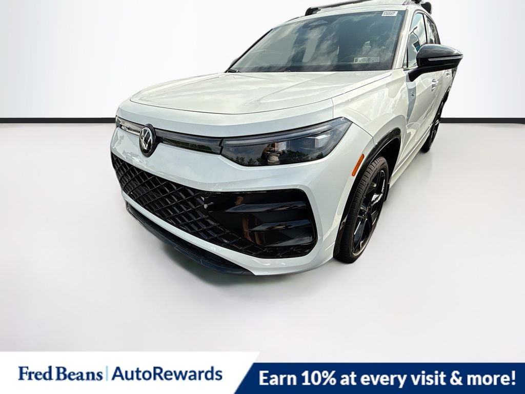 New 2025 Volkswagen Tiguan 2.0T SE R-Line Black SUV