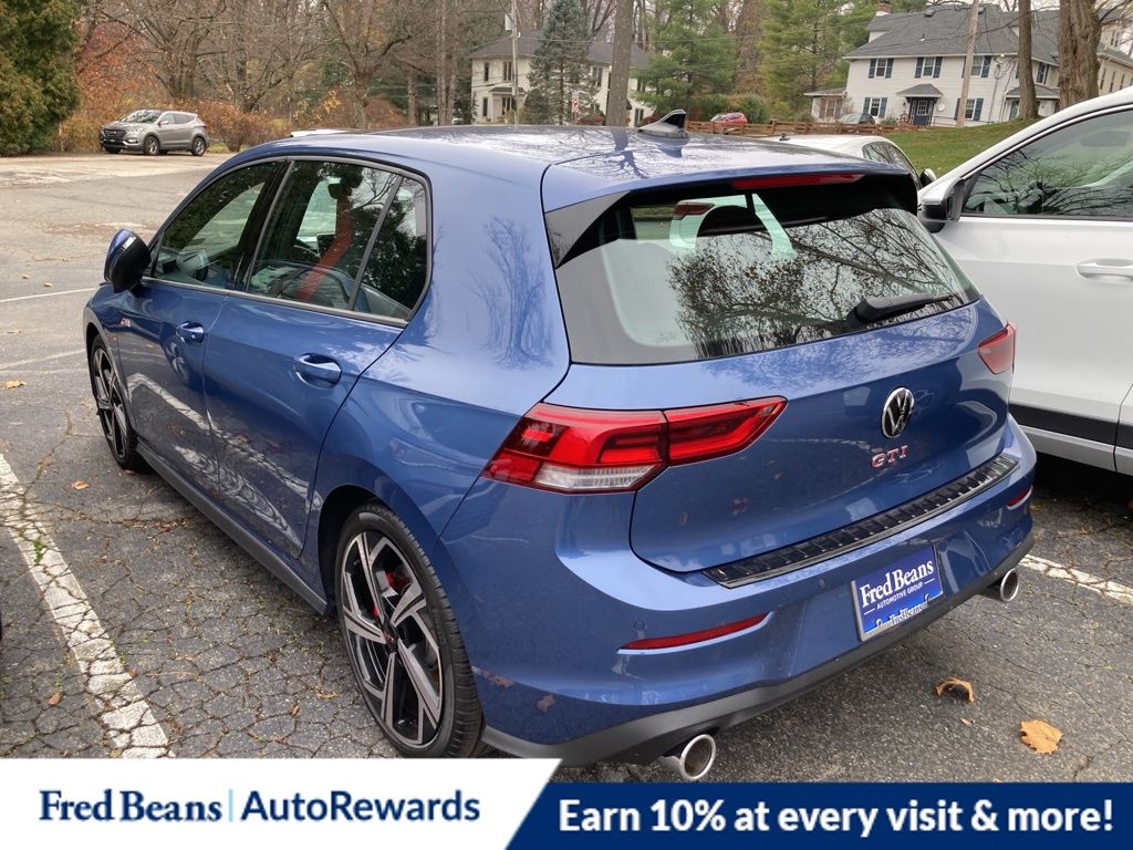 2026 Volkswagen Golf GTI SE photo 4