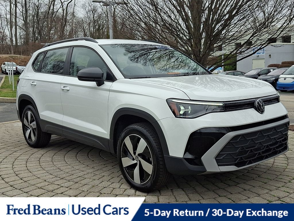 2025 Volkswagen Taos 1.5T S 4Motion's photo