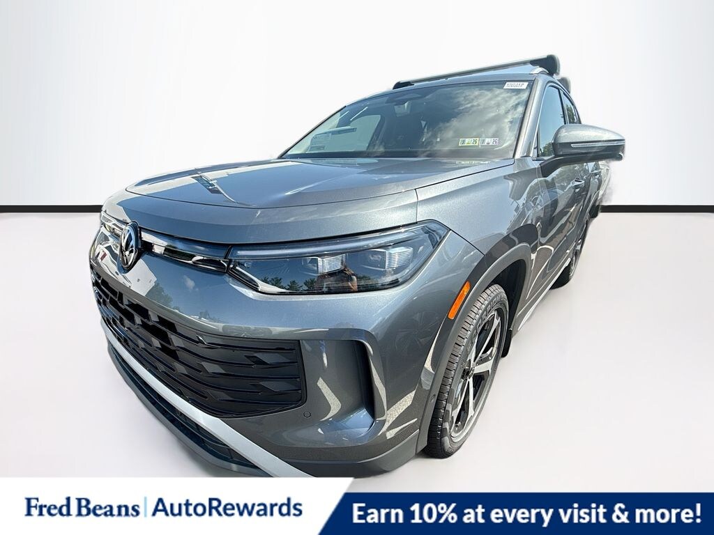 New 2025 Volkswagen Tiguan 2.0T SE SUV