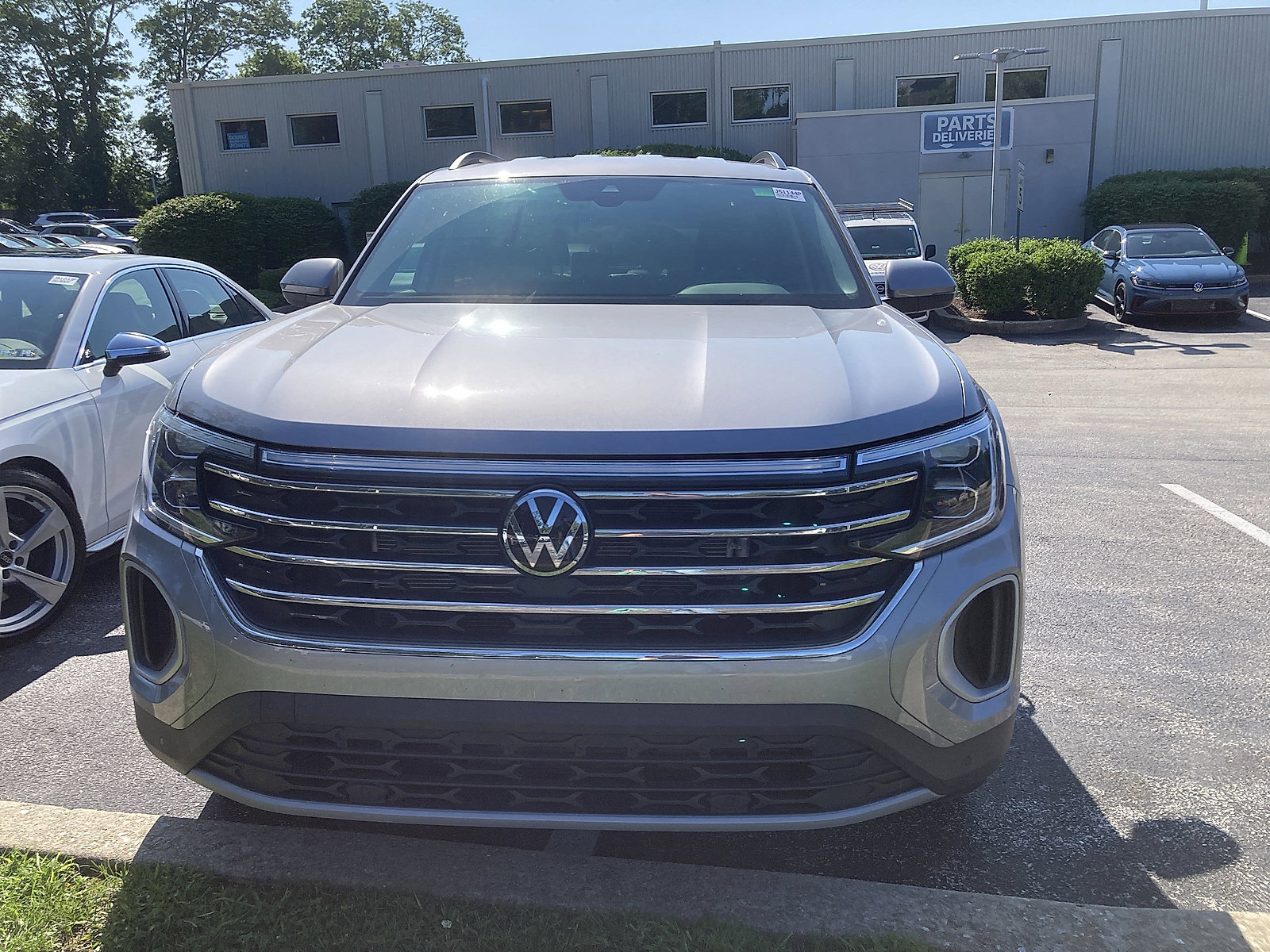 Used 2024 Volkswagen Atlas SE w/Tech with VIN 1V2HR2CA7RC601036 for sale in Devon, PA