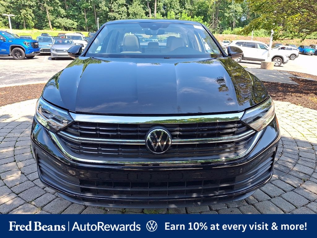 Certified 2023 Volkswagen Jetta 1.5T SE Sedan