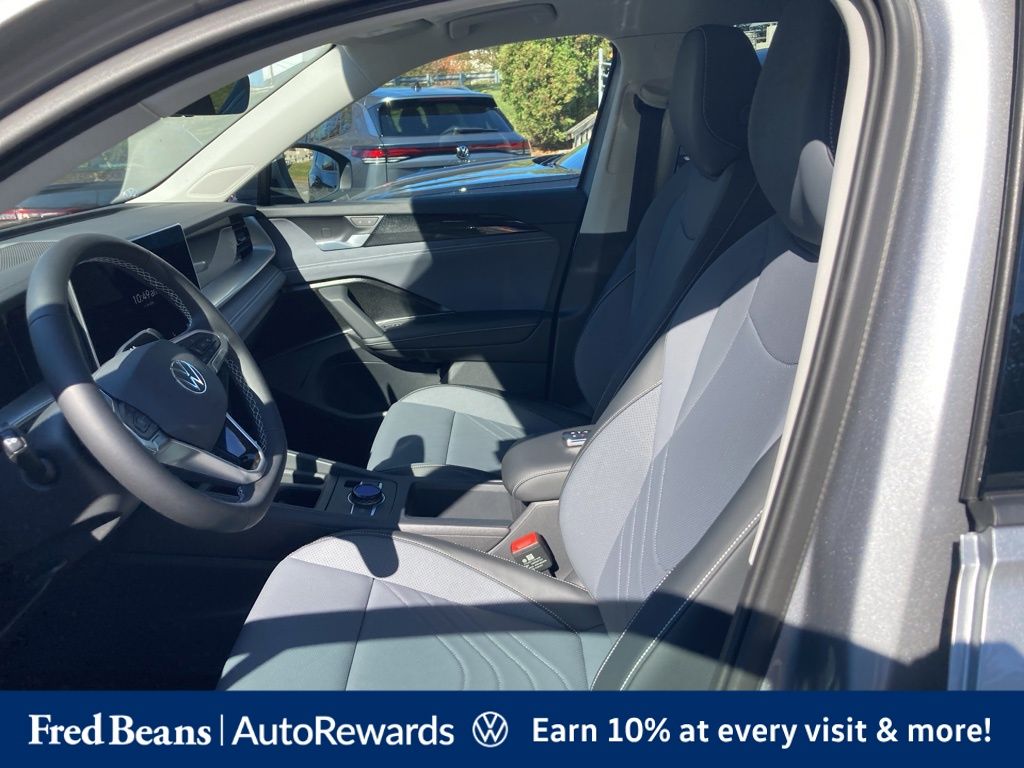 2026 Volkswagen Tiguan SE - Photo 14
