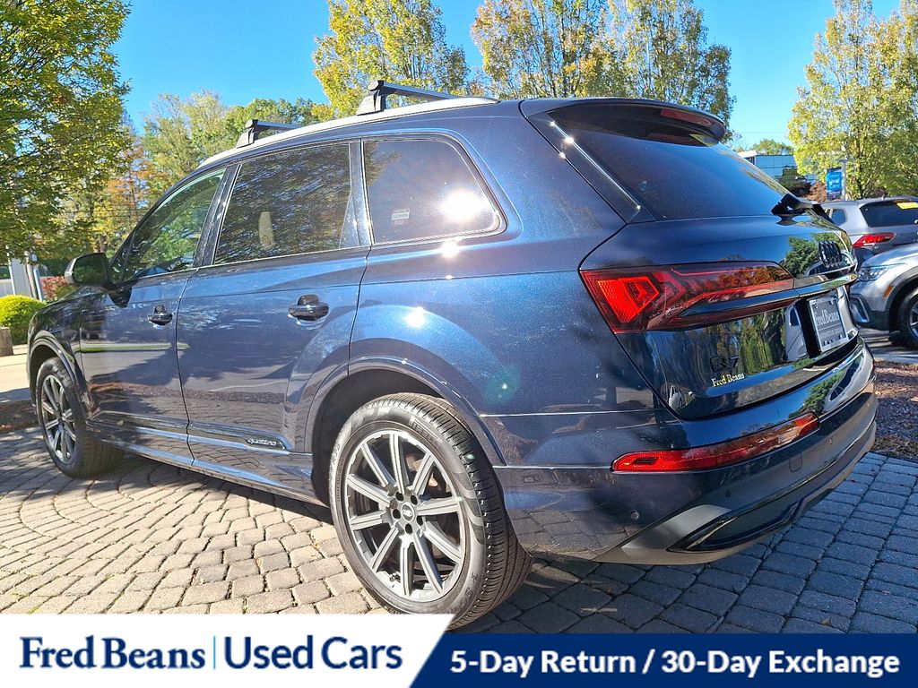 2023 Audi Q7 45 Premium Plus photo 4