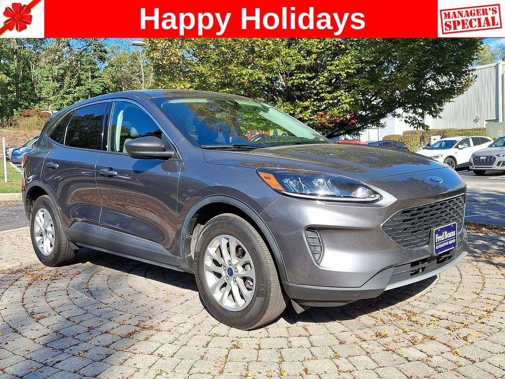 2022 Ford Escape SE's photo