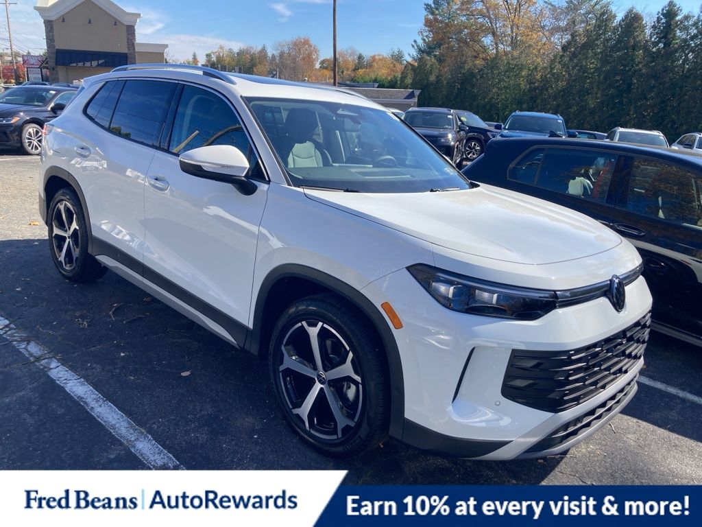 2026 Volkswagen Tiguan SE's photo