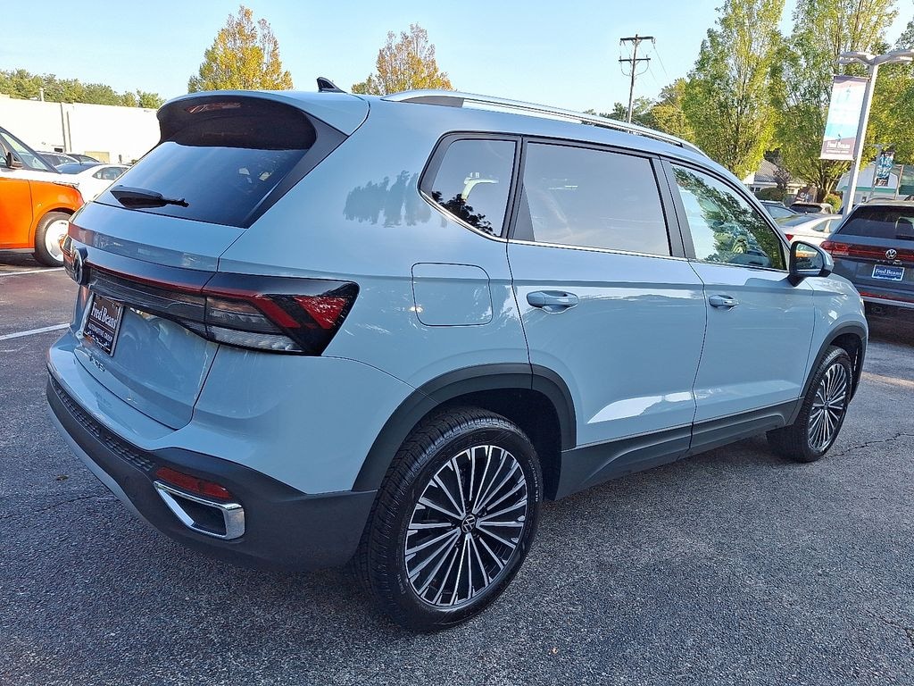 New 2025 Volkswagen Taos 1.5T SE SUV