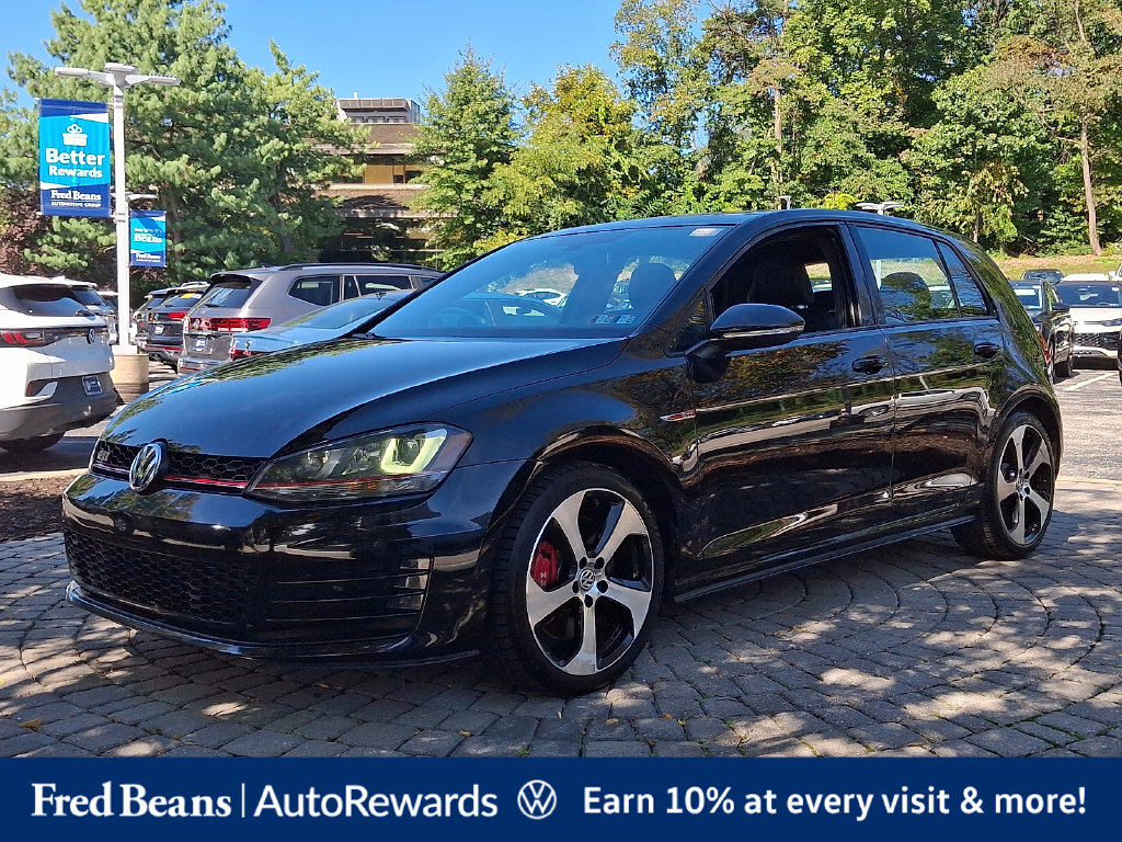Used 2017 Volkswagen Golf GTI SE Hatchback