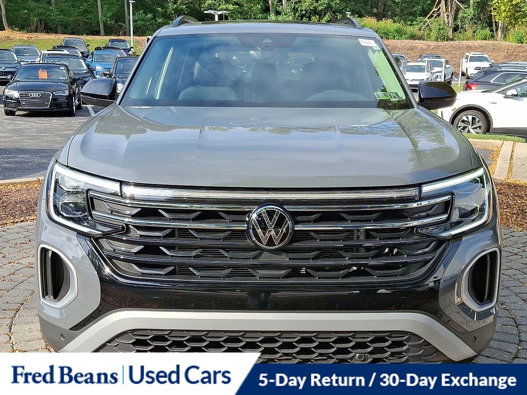 2025 Volkswagen Atlas Peak Edition SE photo 2