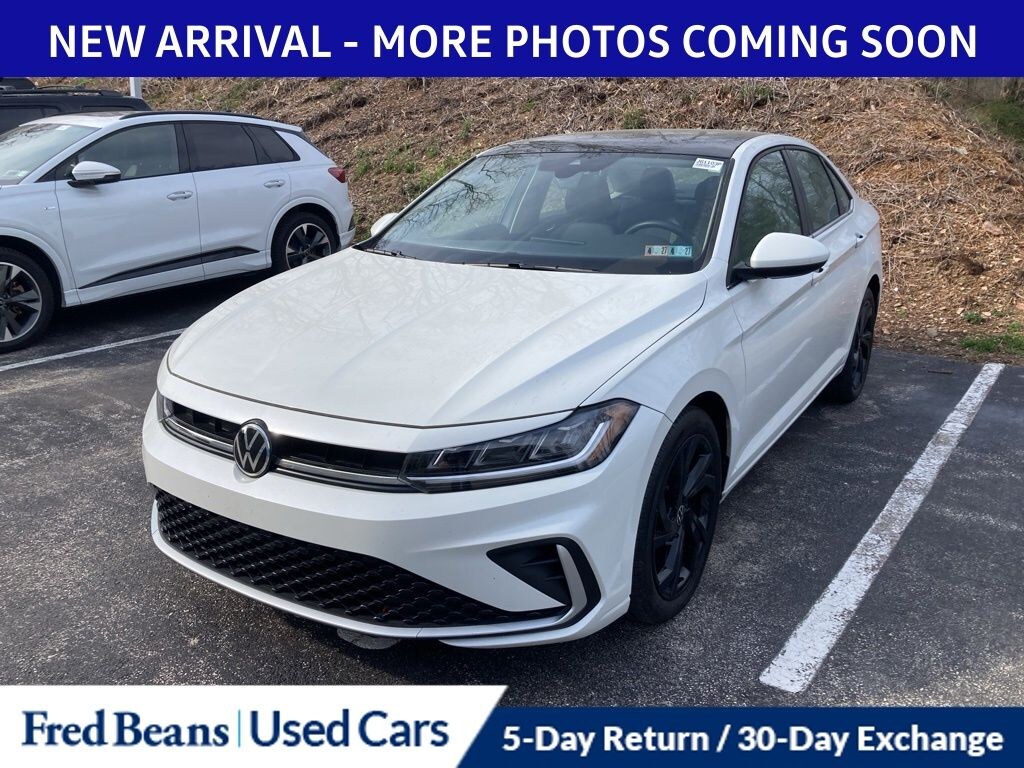 Used 2025 Volkswagen Jetta 1.5T SE Sedan