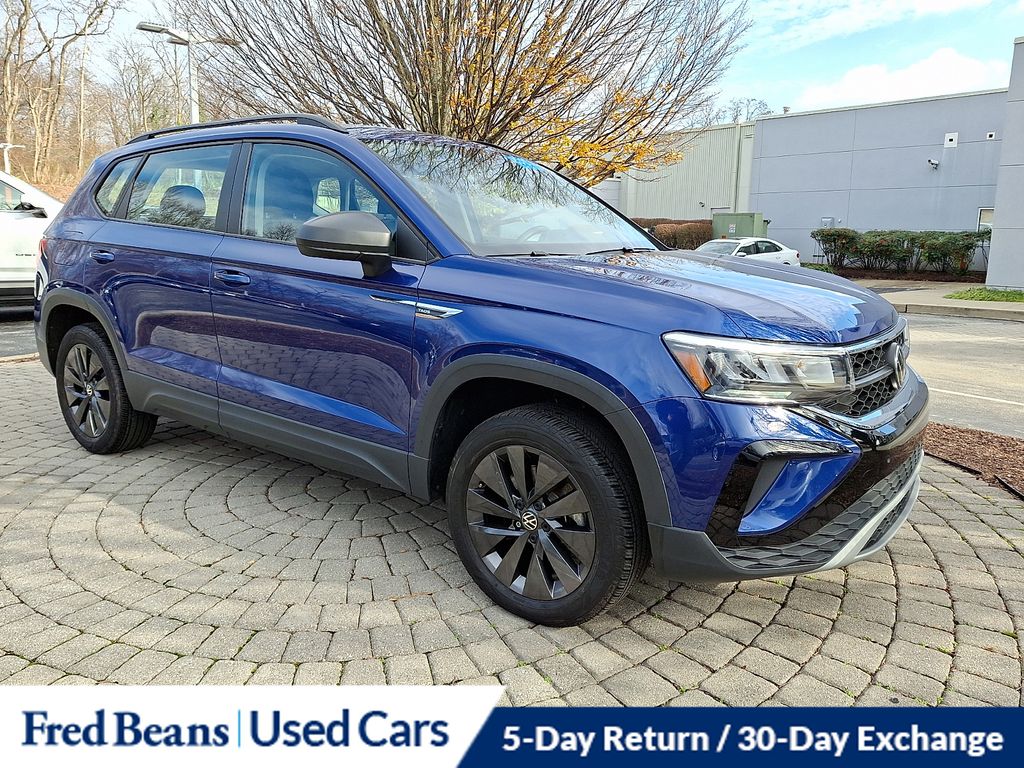 2023 Volkswagen Taos S's photo