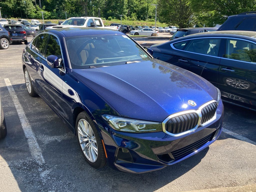 2024 BMW 3 Series 330i xDrive Sedan's photo
