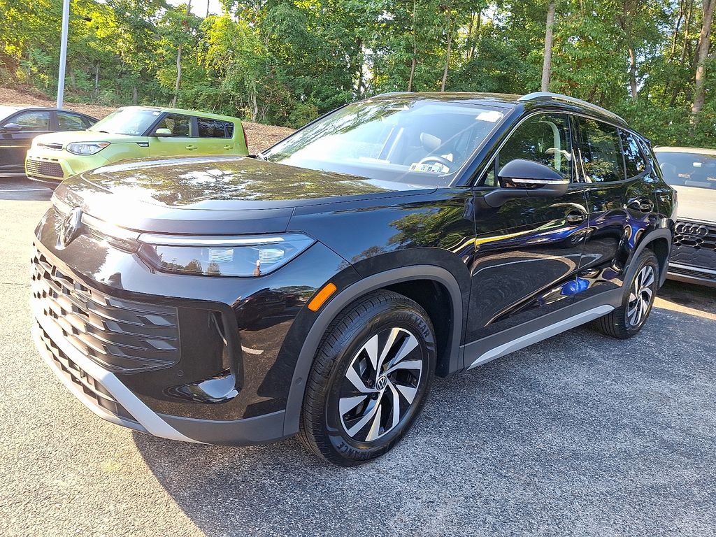 2025 Volkswagen Tiguan S photo 2