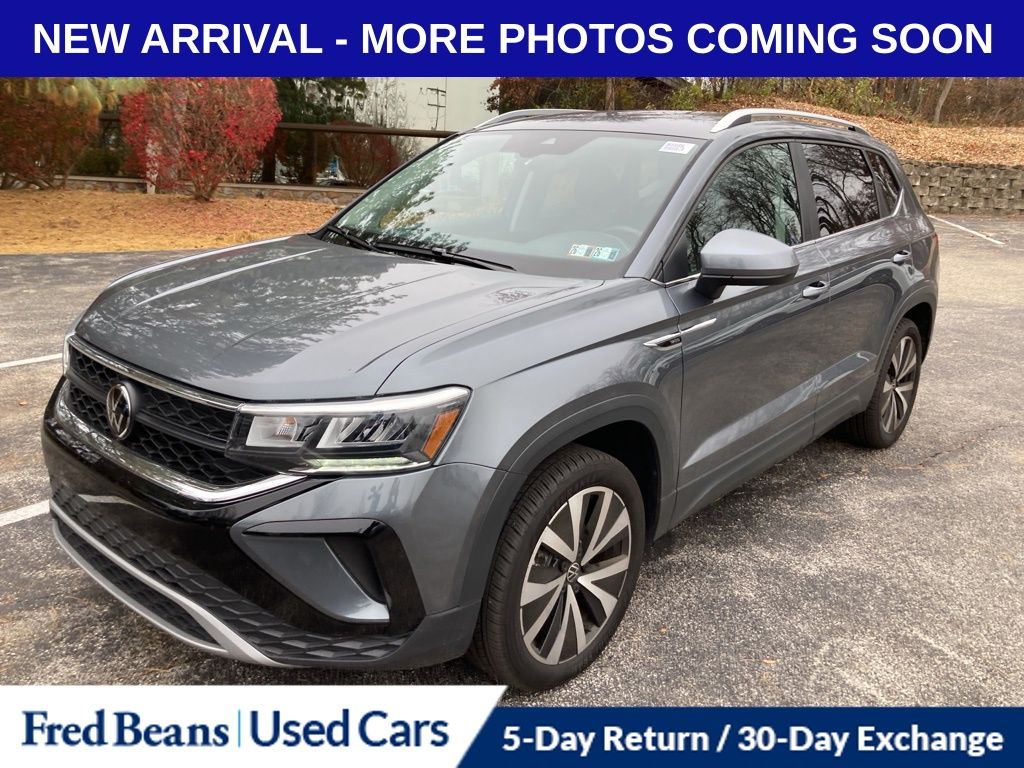 2024 Volkswagen Taos SE photo 3